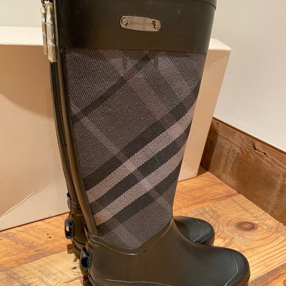 Burberry Bimaterial Rainboot Chesterford - Picture 5 of 9